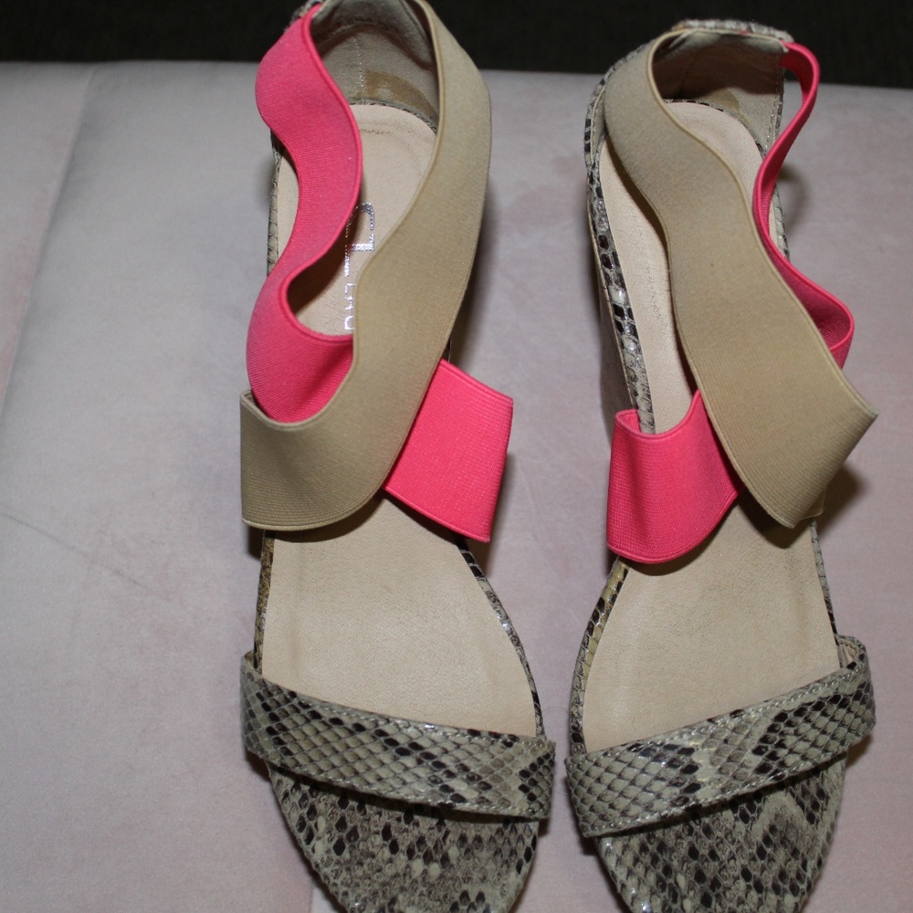 CL Wedges - Picture 2 of 4